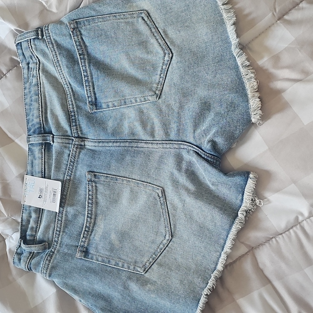 High Rise Jean Shorts Size 6 - Picture 2 of 3